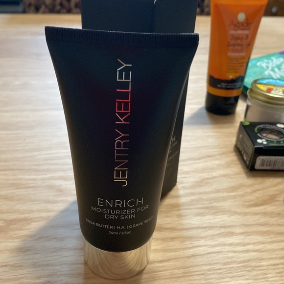 Lot of assorted cosmetics - Jentrey Kelley, Laritzy, Zuii, booda butter - Picture 2 of 9